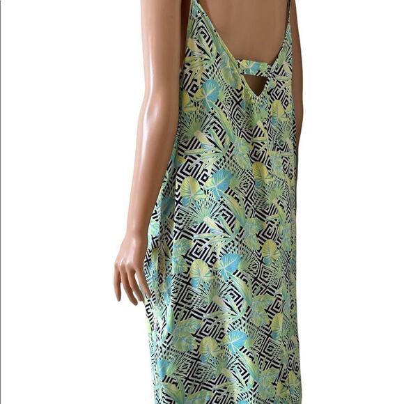 💋Bundle 4 items for $20. Add items💋 to a bundle3 - Picture 3 of 7